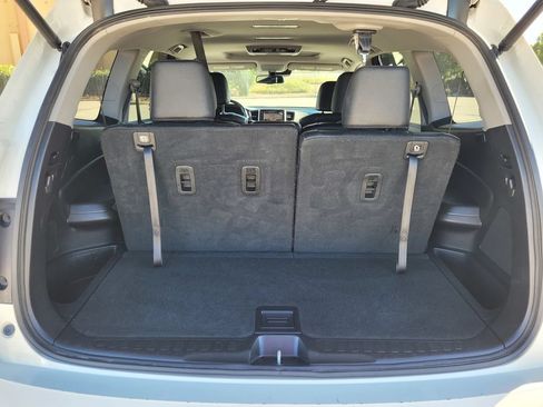 Used 2018 Honda Pilot Touring image 10