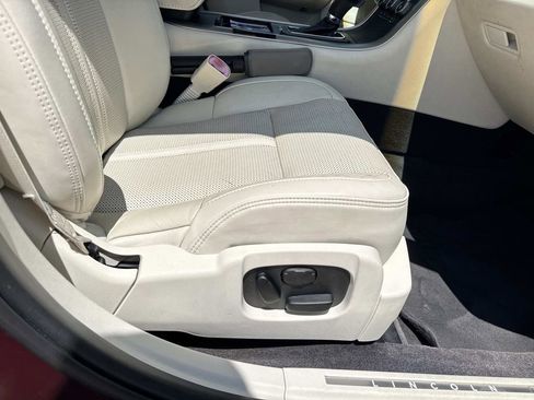 Used 2011 Lincoln MKS FWD image 13