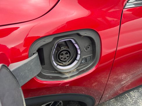 Used 2022 Ford Escape Titanium w/ Titanium Premium Package FWD image 2