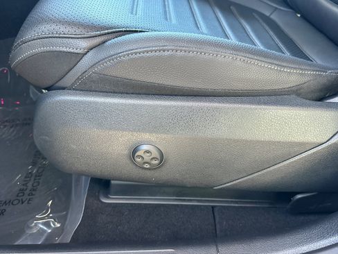 Certified 2025 Mercedes-Benz GLC 350e 4MATIC image 15