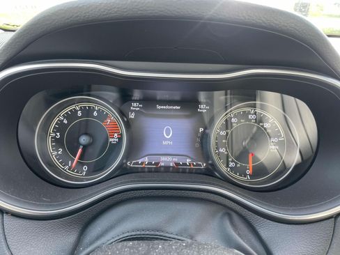 Used 2022 Jeep Cherokee Limited AWD/4WD image 19