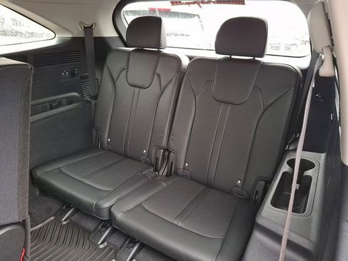 Certified 2025 Kia Sorento S image 10