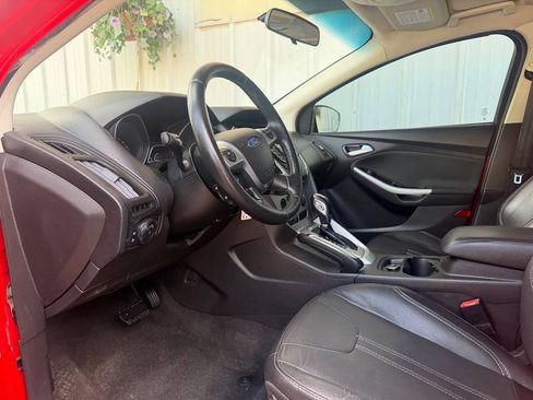Used 2013 Ford Focus SE FWD image 11