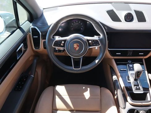Used 2020 Porsche Cayenne image 5