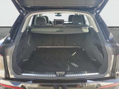 Used 2025 Audi Q5 Premium Plus w/ Premium Plus AWD/4WD image 8