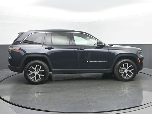 Used 2024 Jeep Grand Cherokee Limited AWD/4WD image 6