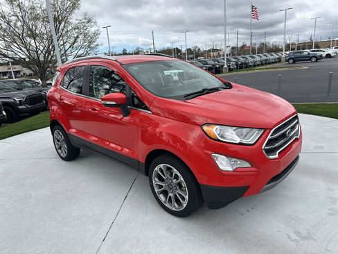 Used 2021 Ford EcoSport Titanium image 2