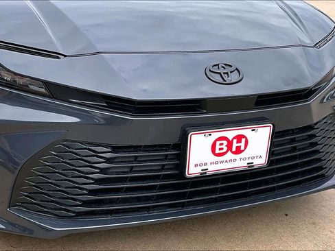 Used 2025 Toyota Camry LE image 28