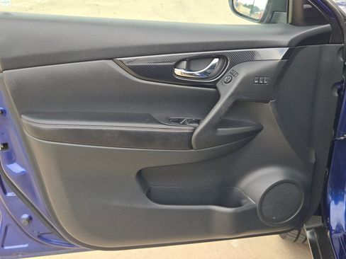 Used 2019 Nissan Rogue SL image 11