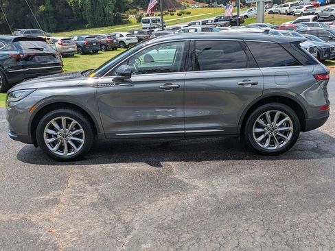 Used 2022 Lincoln Corsair AWD w/ Premium Package image 3