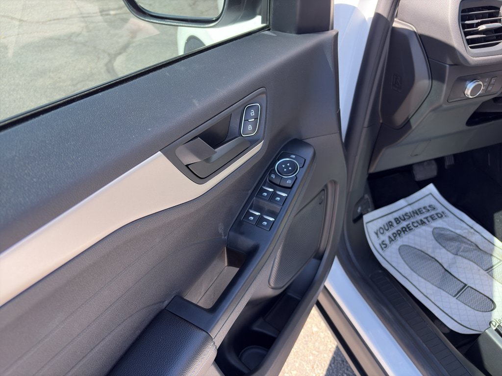 Used 2022 Ford Escape S AWD/4WD image 9