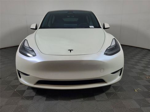Used 2022 Tesla Model Y Performance AWD/4WD image 2
