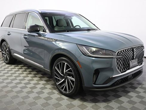 Used 2025 Lincoln Aviator Reserve w/ Equipment Group 201A image 8