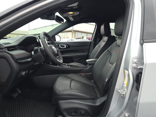 Used 2024 Jeep Compass Trailhawk w/ Trailhawk Elite Group AWD/4WD image 13