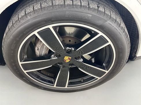 Used 2023 Porsche Cayenne Coupe image 32