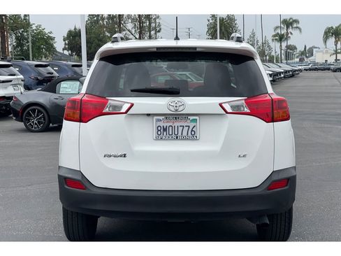 Used 2013 Toyota RAV4 LE FWD image 4