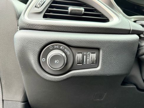 New 2026 Chrysler Pacifica Select image 25