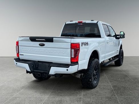 Used 2022 Ford F250 Lariat w/ Black Appearance Package image 5