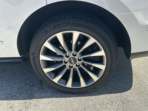 Used 2019 Lincoln Navigator Select w/ Technology Package image 10