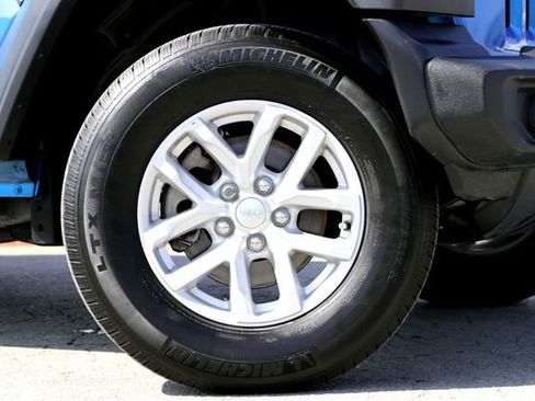 Used 2023 Jeep Wrangler Sport S image 2