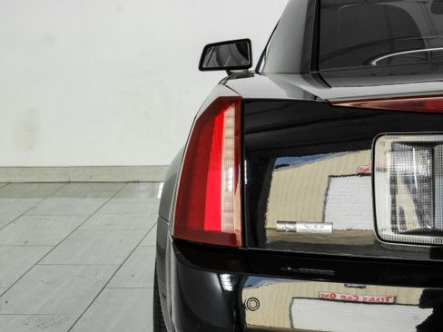 Used 2006 Cadillac XLR RWD image 40