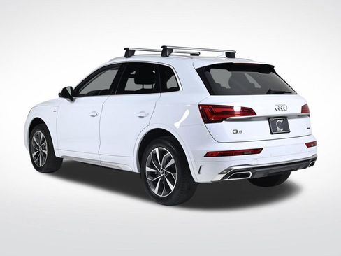 Used 2024 Audi Q3 2.0T Premium w/ Convenience Package image 3