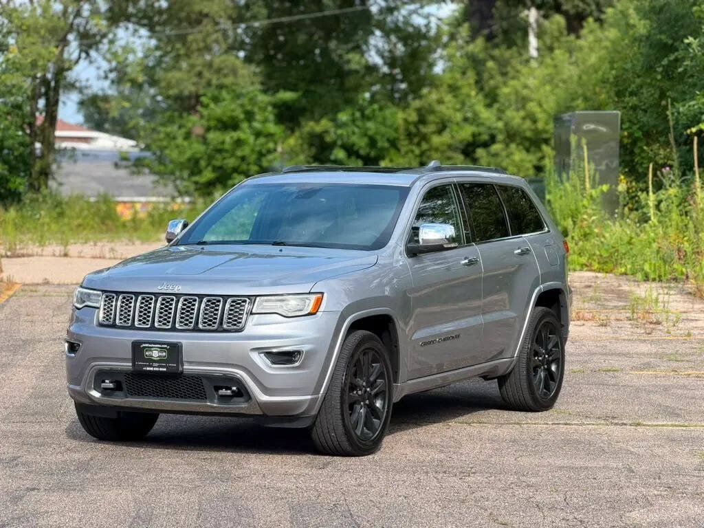 Used 2017 Jeep Grand Cherokee Overland AWD/4WD image 3