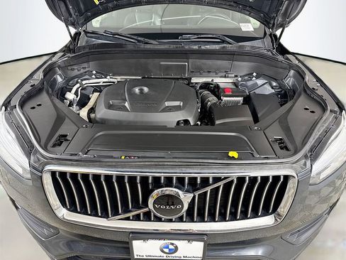 Used 2021 Volvo XC90 T6 Momentum image 32