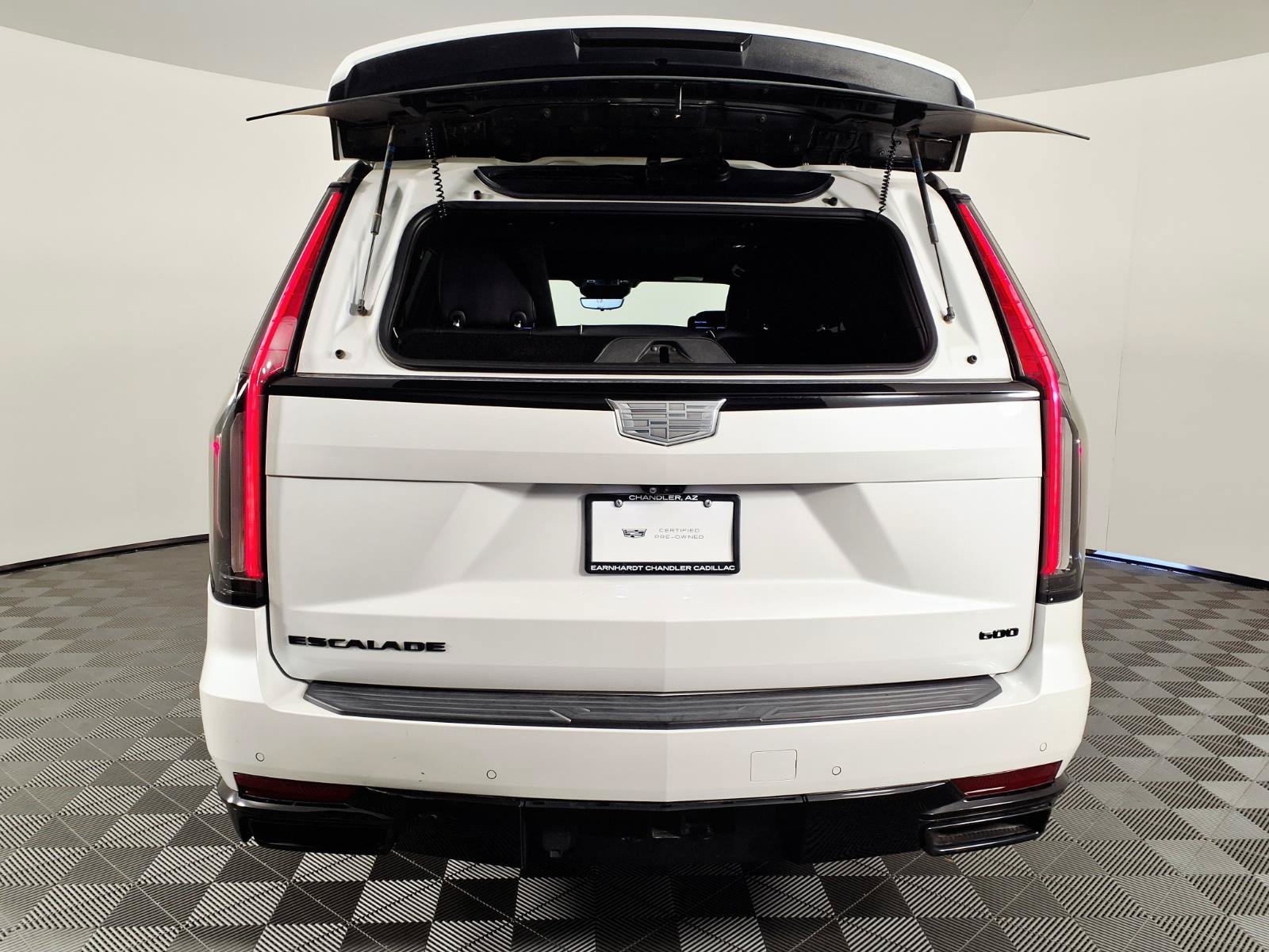 Certified 2024 Cadillac Escalade Sport w/ LPO, ONYX Package AWD/4WD image 9