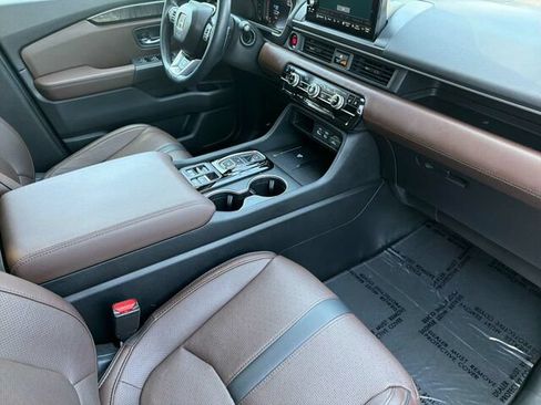 Used 2025 Honda Pilot Elite image 20