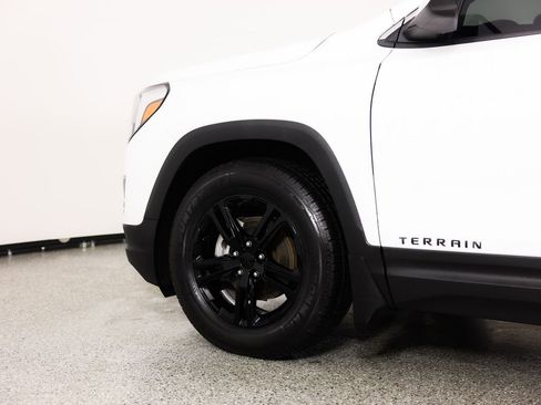 Used 2021 GMC Terrain SLE w/ Driver Convenience Package image 6