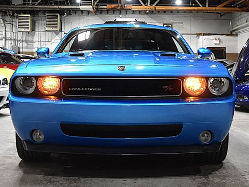 Used 2009 Dodge Challenger R/T RWD image 2
