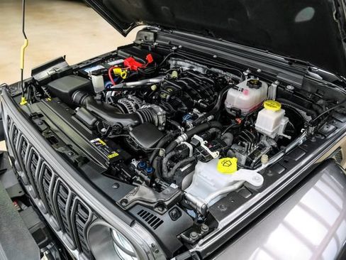 Used 2025 Jeep Gladiator Sport AWD/4WD image 27