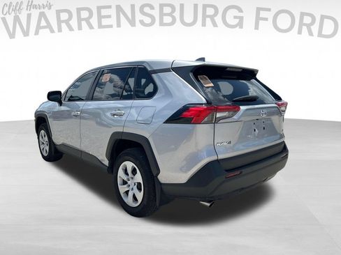 Used 2024 Toyota RAV4 LE FWD image 5