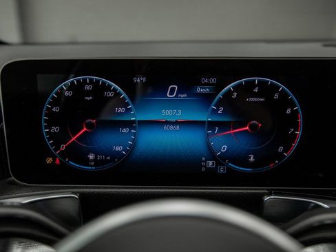 Used 2020 Mercedes-Benz GLB 250 4MATIC image 19