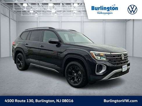 New 2026 Volkswagen Atlas Peak Edition image 1