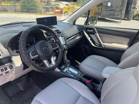 Used 2018 Subaru Forester 2.5i Limited AWD/4WD image 9