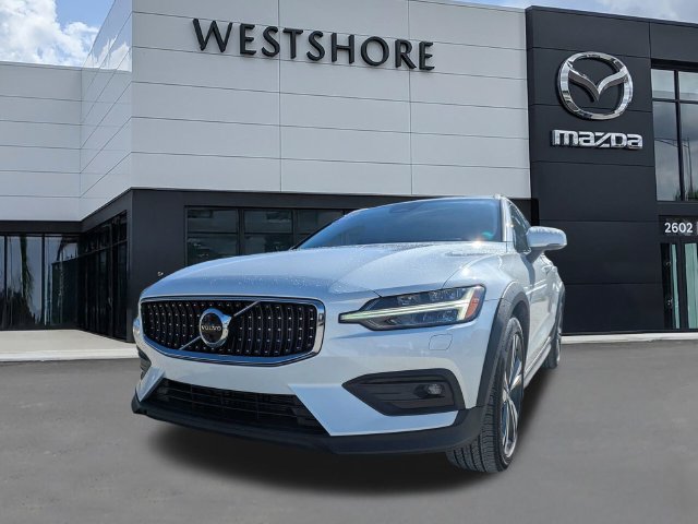 Used 2023 Volvo V60 B5 Cross Country Plus AWD/4WD image 7