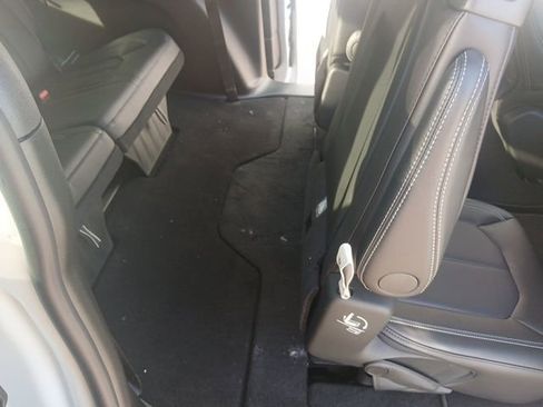 New 2026 Chrysler Pacifica Select image 18