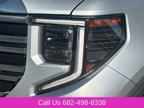 Used 2024 GMC Sierra 1500 AT4 w/ Technology Package AWD/4WD image 4