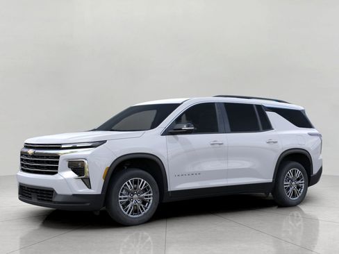 New 2026 Chevrolet Traverse LT w/ Driver Confidence Package AWD/4WD image 2