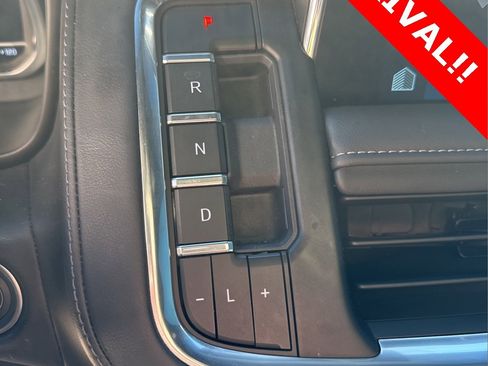 Used 2024 Chevrolet Suburban Z71 w/ Luxury Package image 21