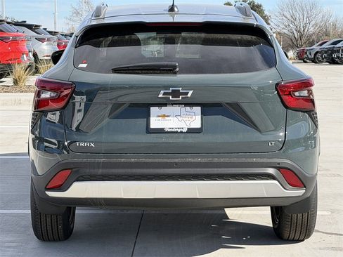 New 2026 Chevrolet Trax LT w/ Driver Confidence Package image 5