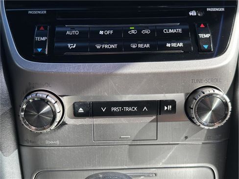 Used 2021 Toyota Land Cruiser Heritage Edition image 26