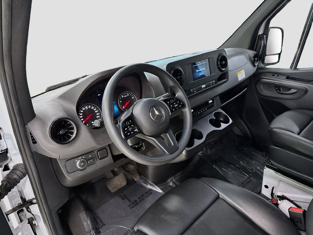 Used 2023 Mercedes-Benz Sprinter 2500 image 9