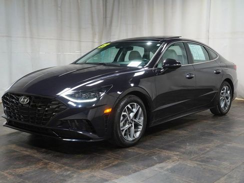 Certified 2023 Hyundai Sonata SEL w/ Convenience Package image 2