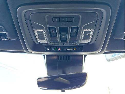 Used 2025 Chevrolet Silverado 2500 ZR2 w/ Technology Package image 23