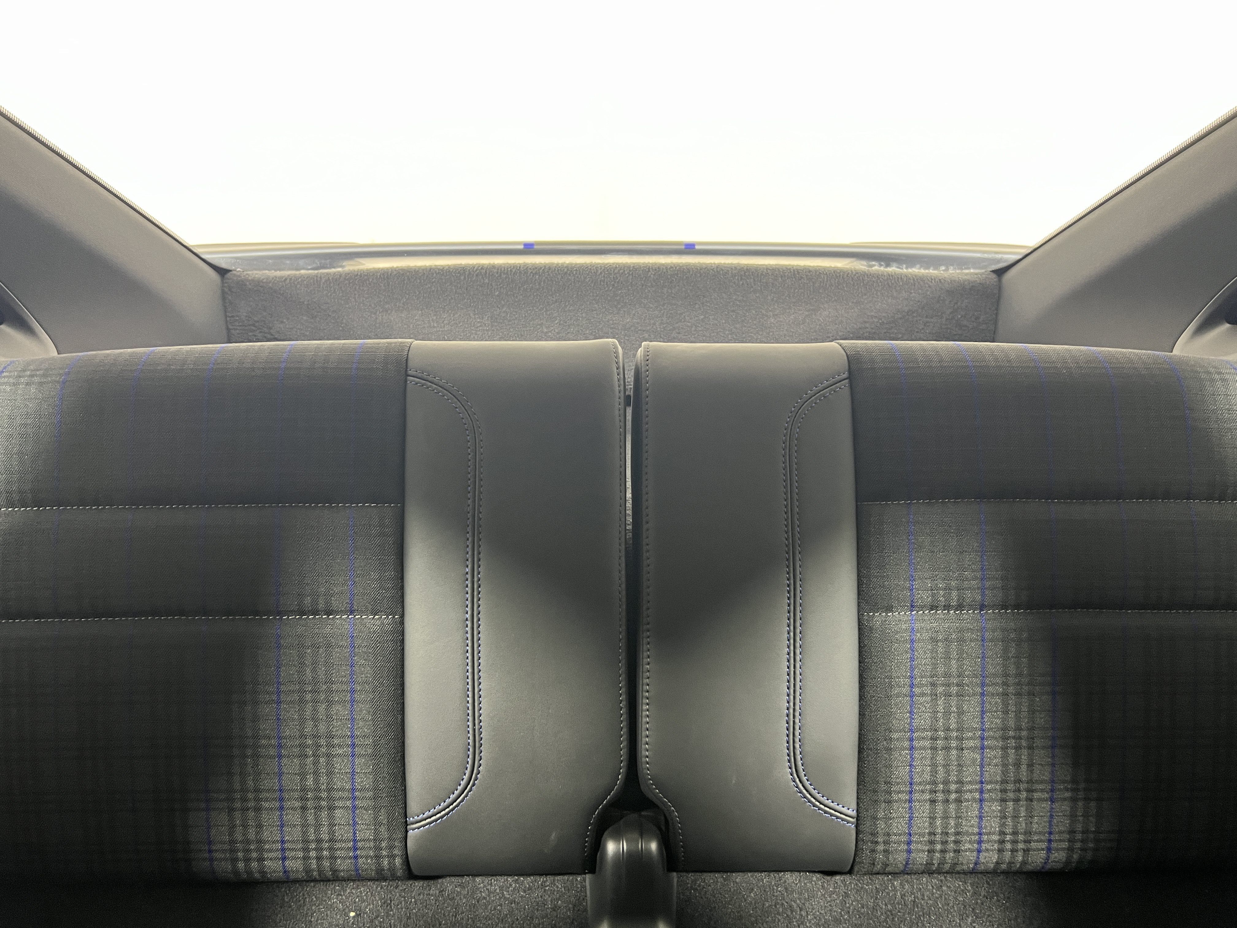 Certified 2025 Porsche 911 Carrera T RWD image 16