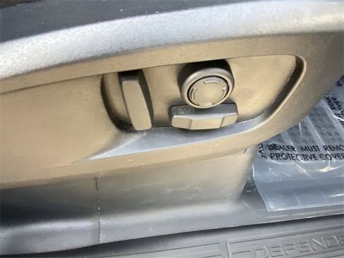 Used 2024 Land Rover Defender 110 S image 20