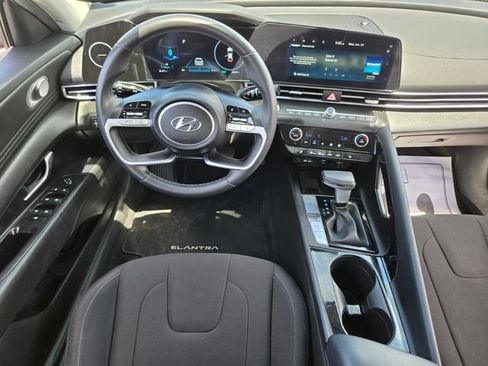 Used 2023 Hyundai Elantra SEL w/ Convenience Package FWD image 18